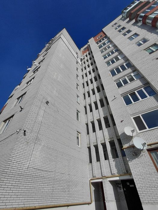 Продаж 3к квартири 90.8 кв. м на вул. Бережанська