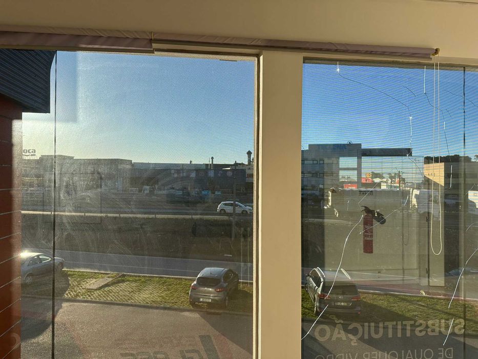 Escritório para Arrendamento - ZICOFA - (+- 40m2)