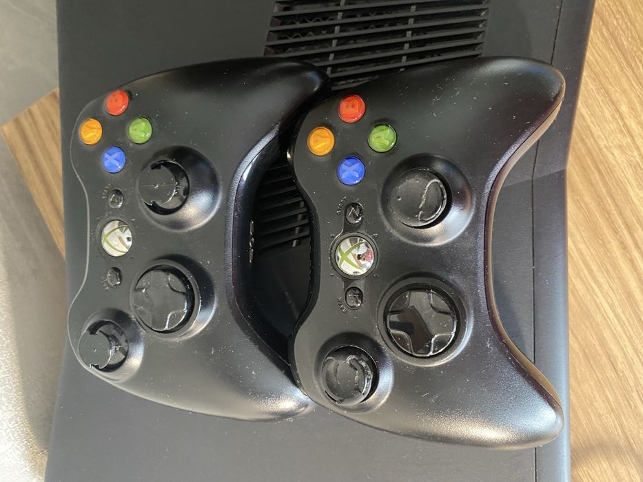 Продам Xbox 360 S