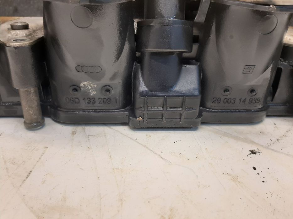 распределитель топлива (рампа) 06d133209t Passat B6 Touran Golf Skoda