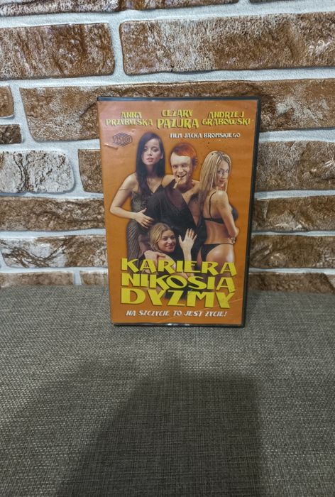 Kasety vhs wideo video. Kariera Nikosia dyzmy  VHS.  Bdb stan.