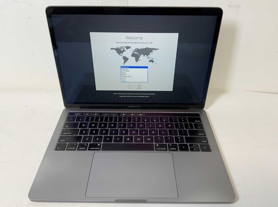 Macbook Pro 13" I5 8 RAM 500 SSD Touchbar