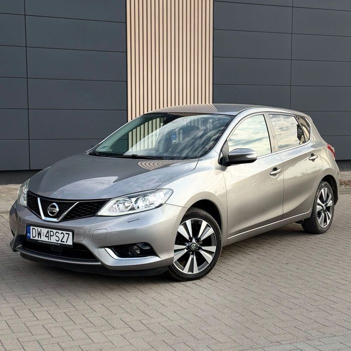 Nissan Pulsar Navi, Kamera, podgrzewane fotele Bogata wersja