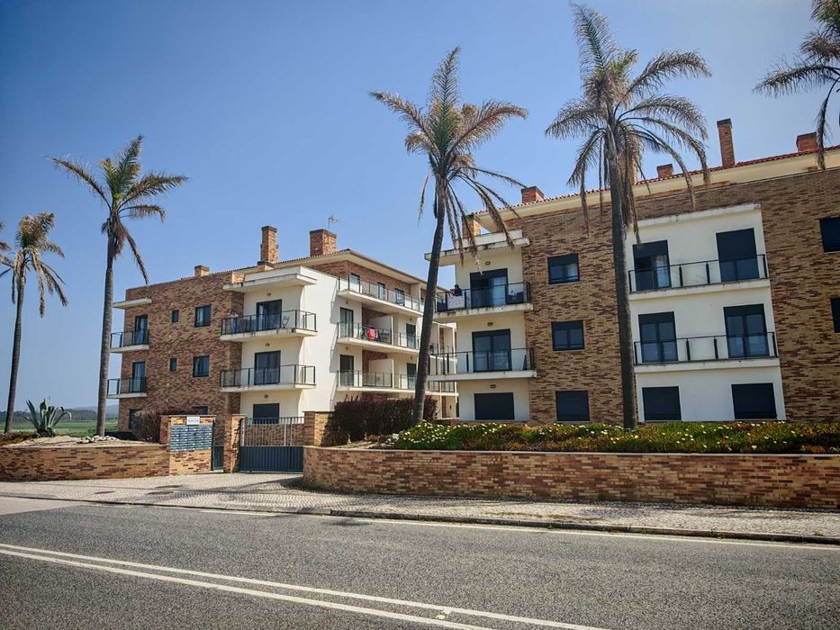 Apartamento T2 no condomínio Atlântico Golf  – São Martinho do Porto — São Martinho do Porto, Leiria