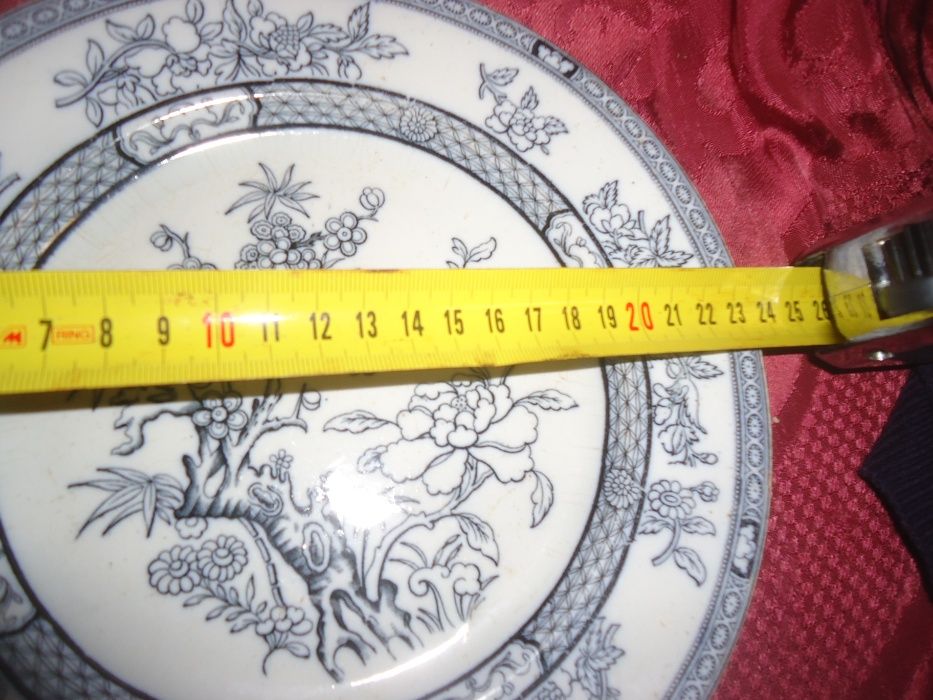 Prato Antigo em Faiança Inglesa