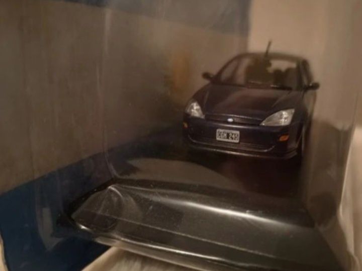 miniatura ford focus clx 1998 escala 1/43