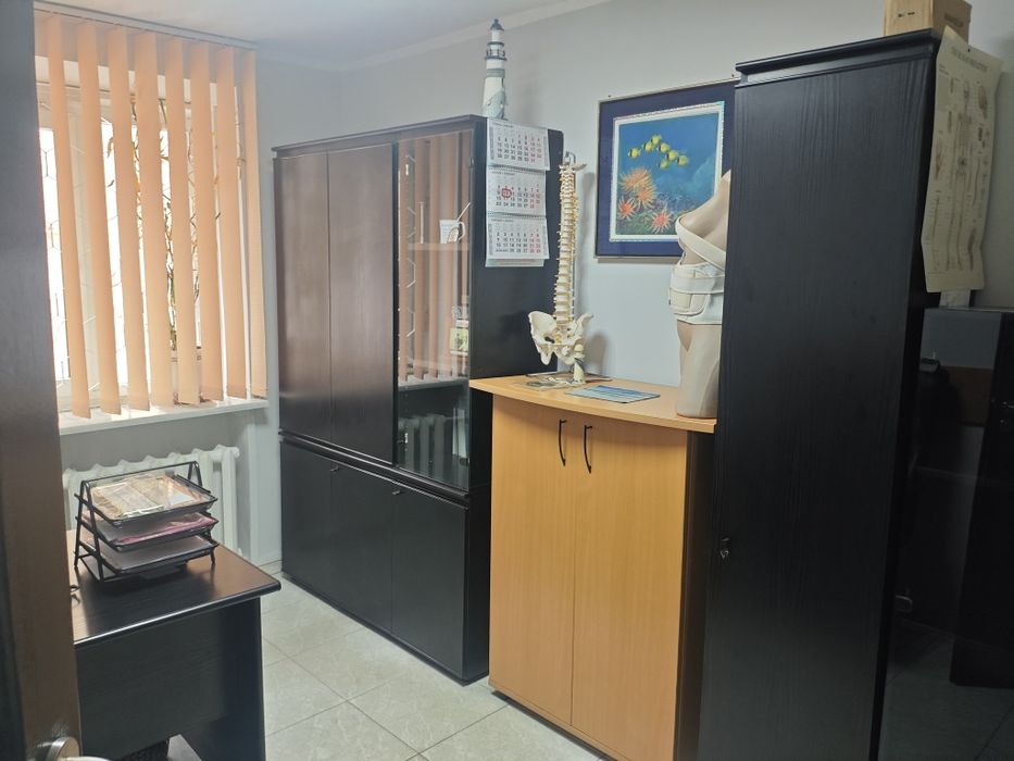 92м2 Окремий вхід з фасаду Метро 500 метрів