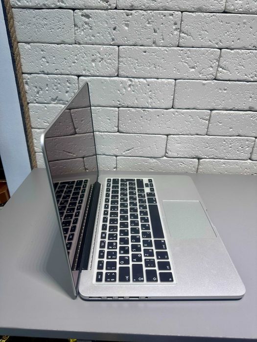 Apple Macbook pro 13 A 1502 intel i7 16 256