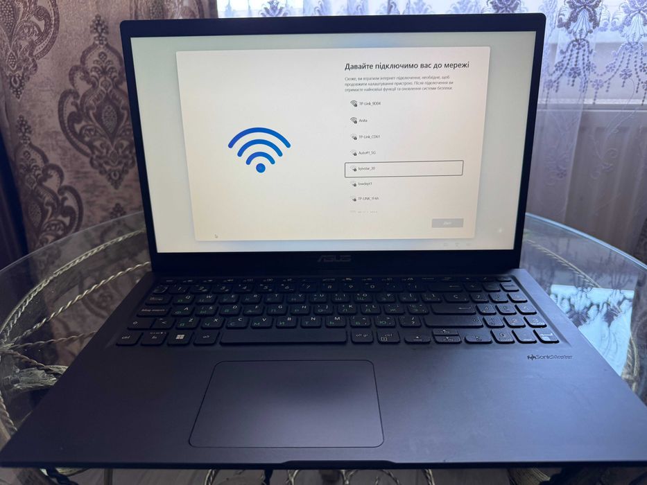 ASUS VivoBook, ноутбук
