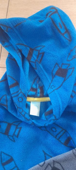 Bluzy z kapturem 134