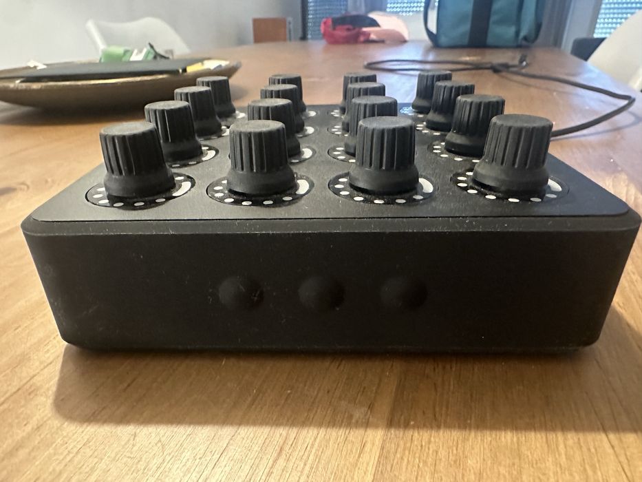DJ techtools Midi Fighter Twister black