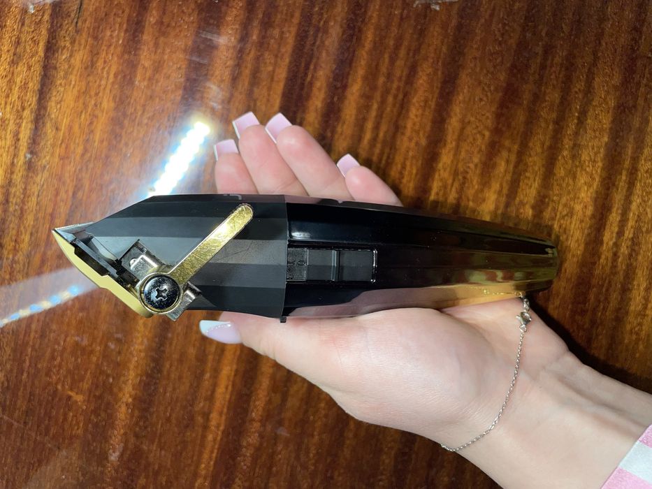 Продаю машинку для стрижки волосся JRL Fresh Fade FF2020C золото