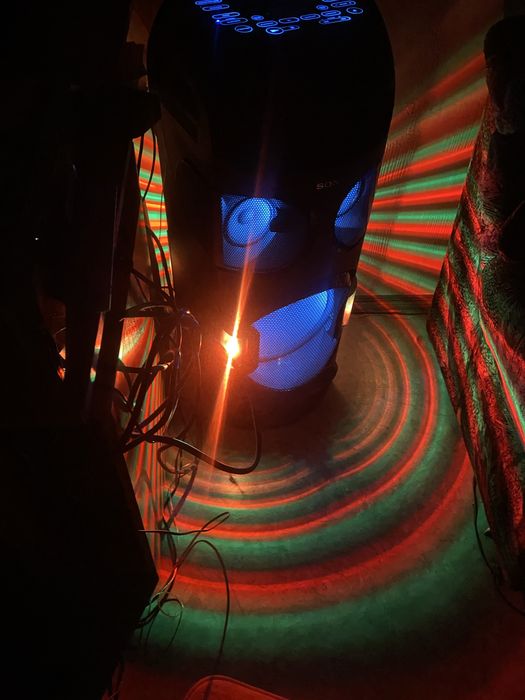 Sony  mhc v72 d продаю мощный музыкальный центр