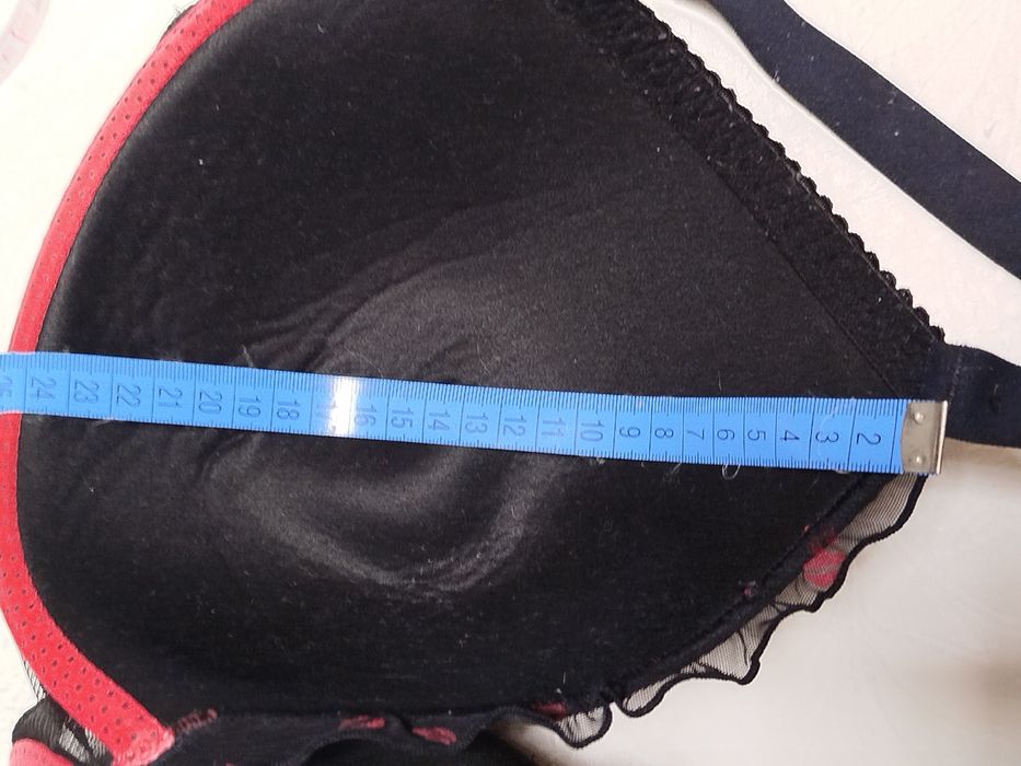 Бюстгальтер,малий об'єм -велика чашка G