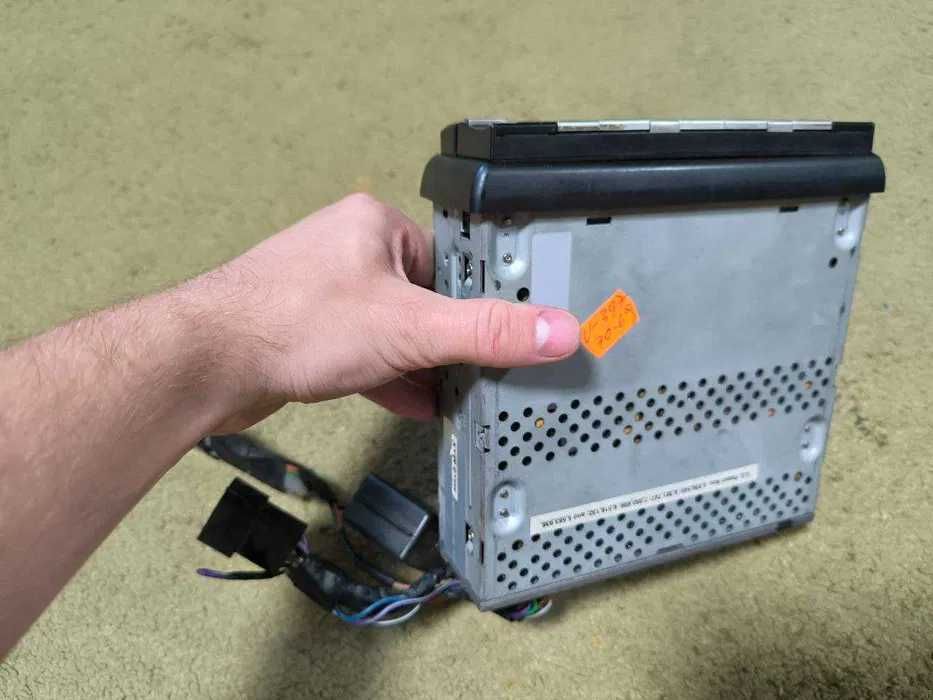 Автомагнитола Clarion VRX575USB