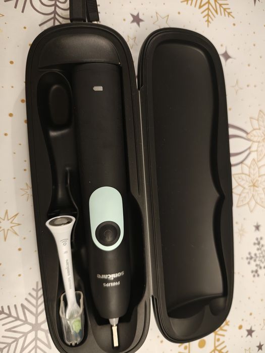 Szczoteczka soniczna firmy PHILIPS zestaw+ etui+koncowka