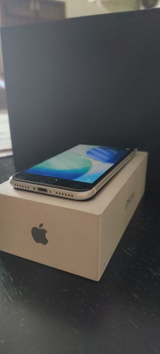 iPhone SE 2020 c/ Caixa Original - Ecrã Impecável (Bateria 73%)