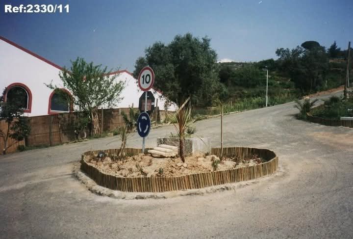 Bordadura em madeira para jardim