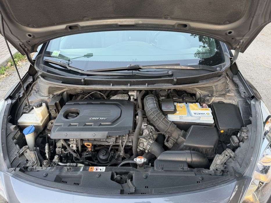 Hyundai i30 cw 1.6 crdi GO!