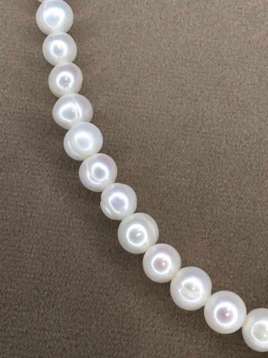 Colar de perolas barrocas com coração de filigrana em prata dourada