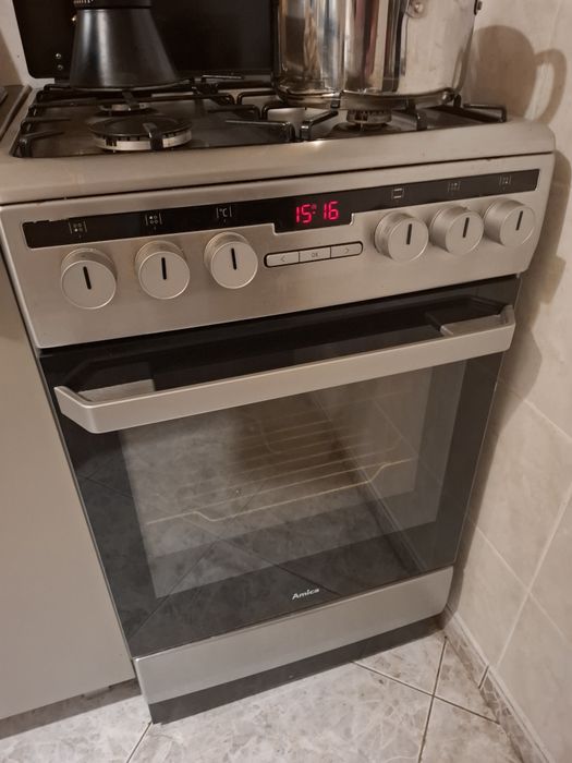 Sprzedam  kuchenkę gazową Amica odbiór