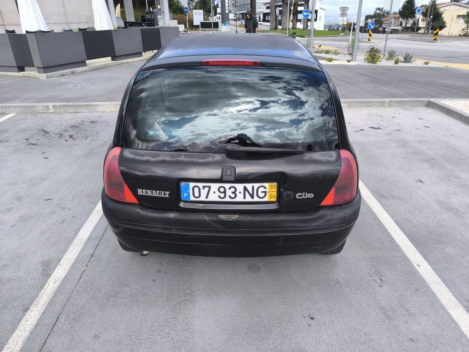 Clio 1.4 gasolina com ar condicionado 1999