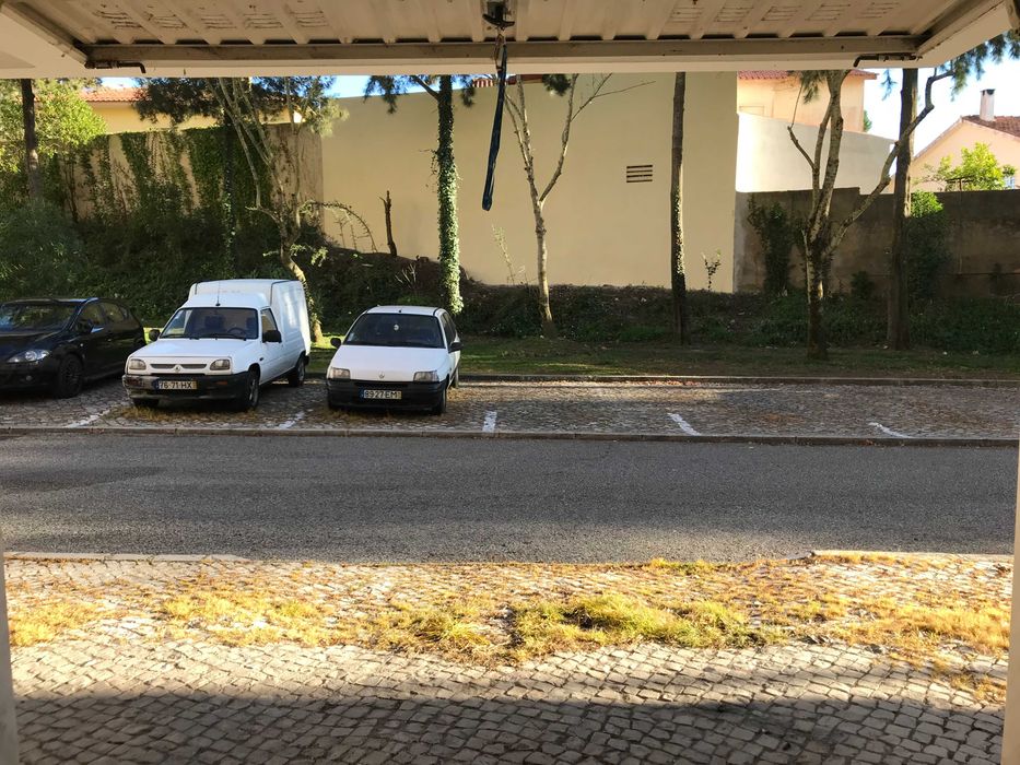 Garagem para alugar - Anta de Agualva