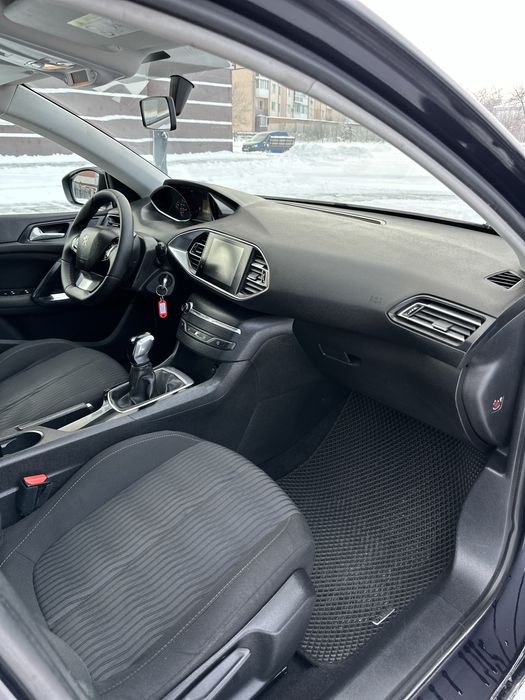 Peugeot 308 2016 рік 1,6HDI