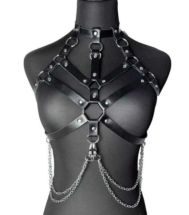 Harness z łańcuszkami