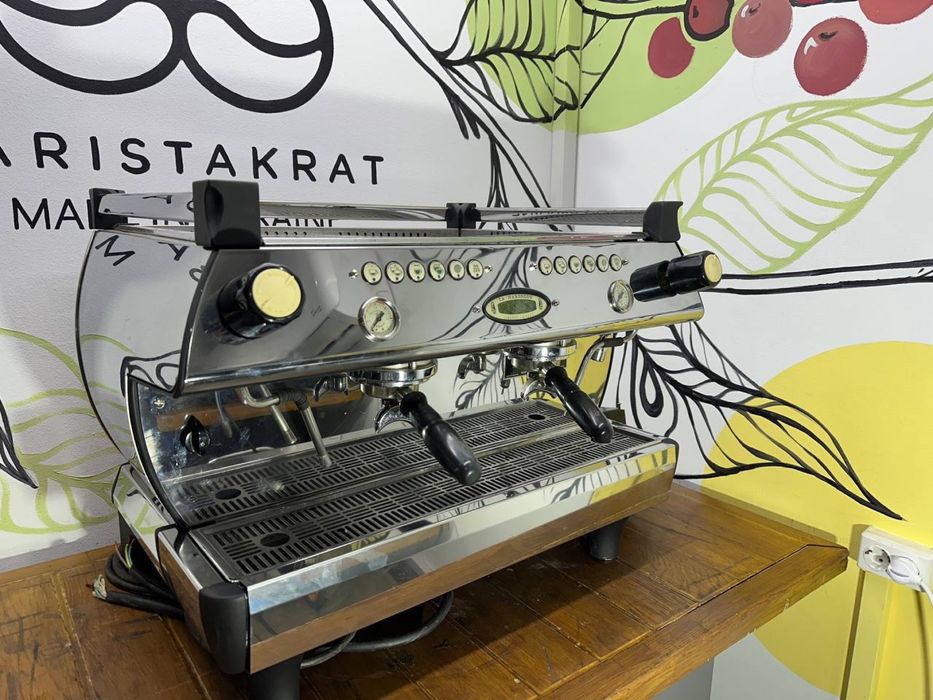 Професійна кавоварка La Marzocco