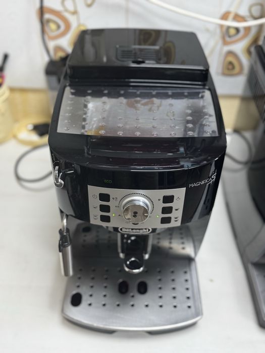 Зернова КАВОМАШИНА DELONGHI ECAM 22.112 B MAGNIFICA S кава в подарунок