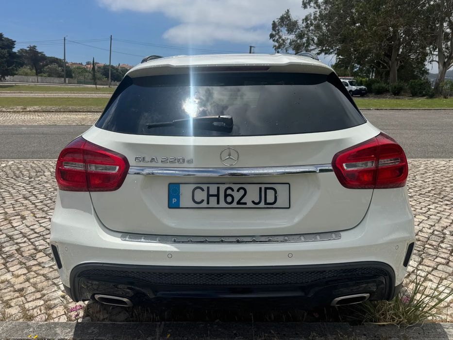 Mercedes-Benz GLA 220 CDI 7G-DCT AMG Line