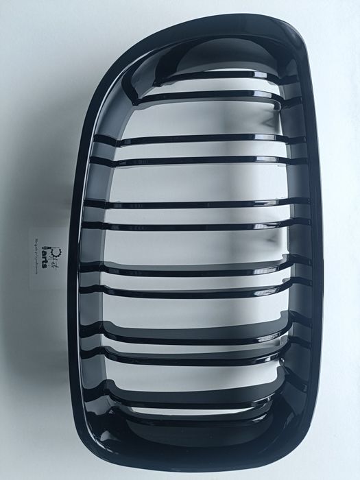 (Promoção) Grelhas Frontais aro duplo BMW E81 E82 E87 E88 preto piano