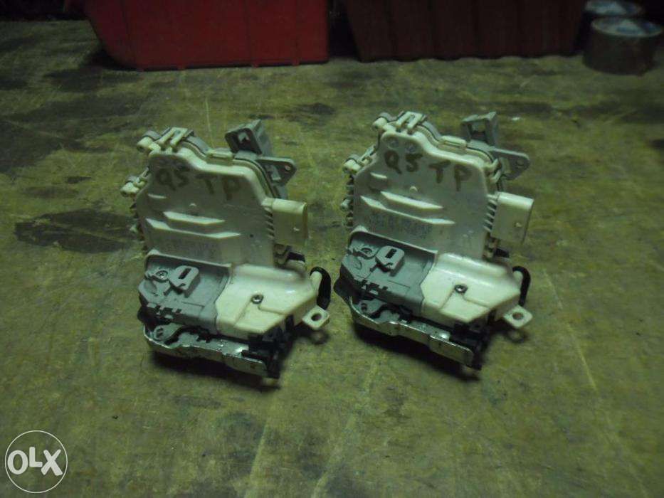 Ручка на двері зовнішня замок трос Audi A4 B8 A5 Q5