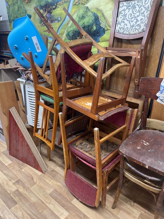 Стулья деревянные б/у