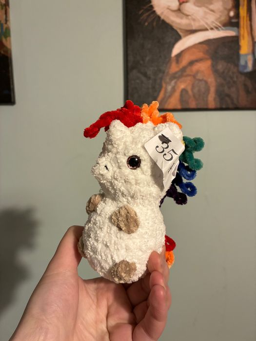 Mały pluszowy jednorożec na szydełku - tęczowy