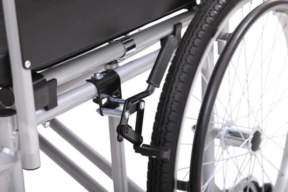 Інвалідна коляска з туалетом особливо широка посилена MED1-KY607-70