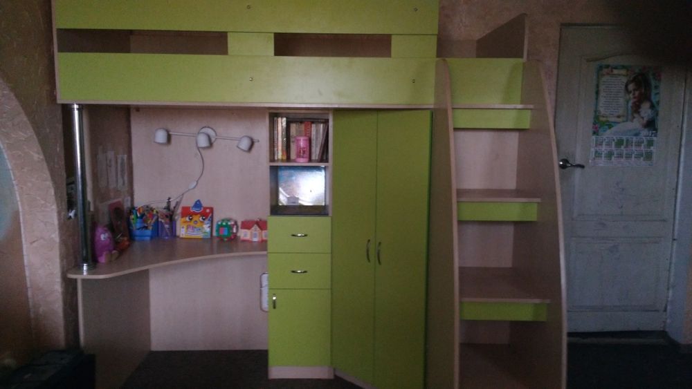 Детская стенка,компактная,удобная