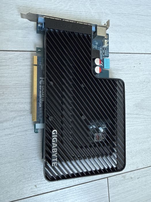 Видеокарта Gigabyte GeForce 8600 GT 512MB