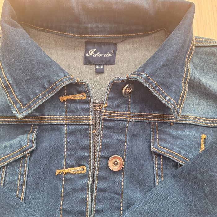 Kurtka jeansowa damska.