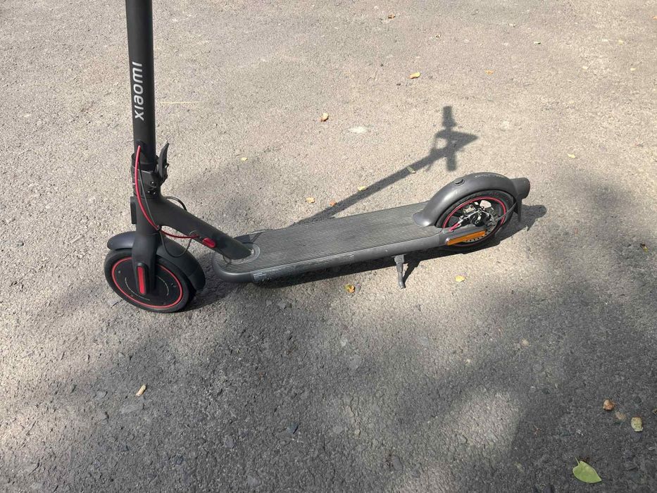 Електросамокат Xiaomi Mi Electric Scooter 4 Pro Black