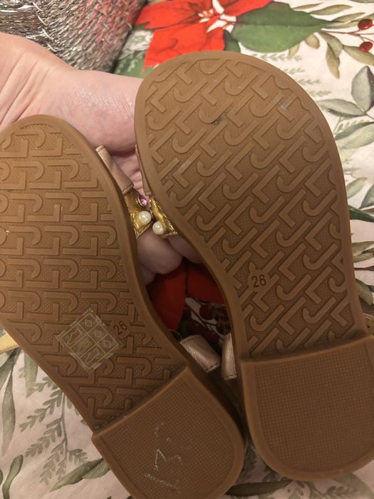 Nowe sandalki r 26