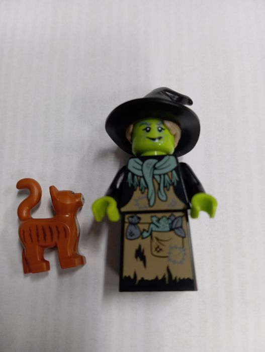 LEGO figurka czarownica, wiedźma z kotem Nowa