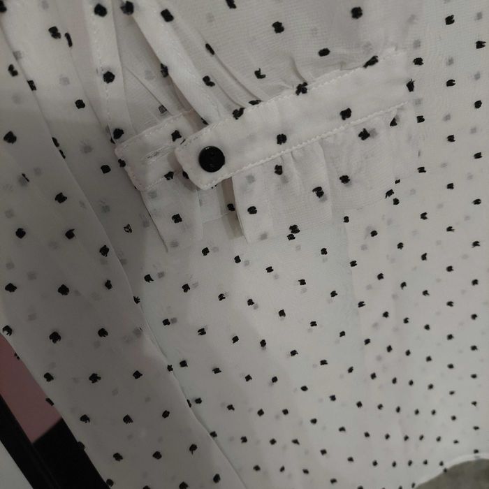 Koszula w czarne kropki