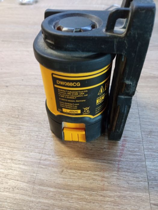 Laser DeWalt zielony
