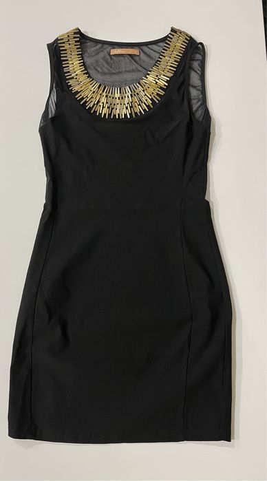 Vestido curto preto, gola dourada, tam. S