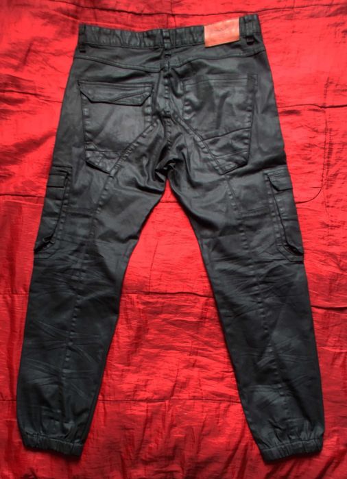 Джоггеры, Карго мужские Plot полиция