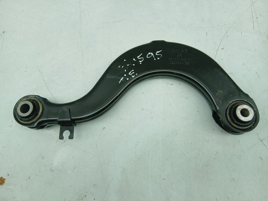 Braço de suspensão trás esquerdo AUDI Q3 (F3B)