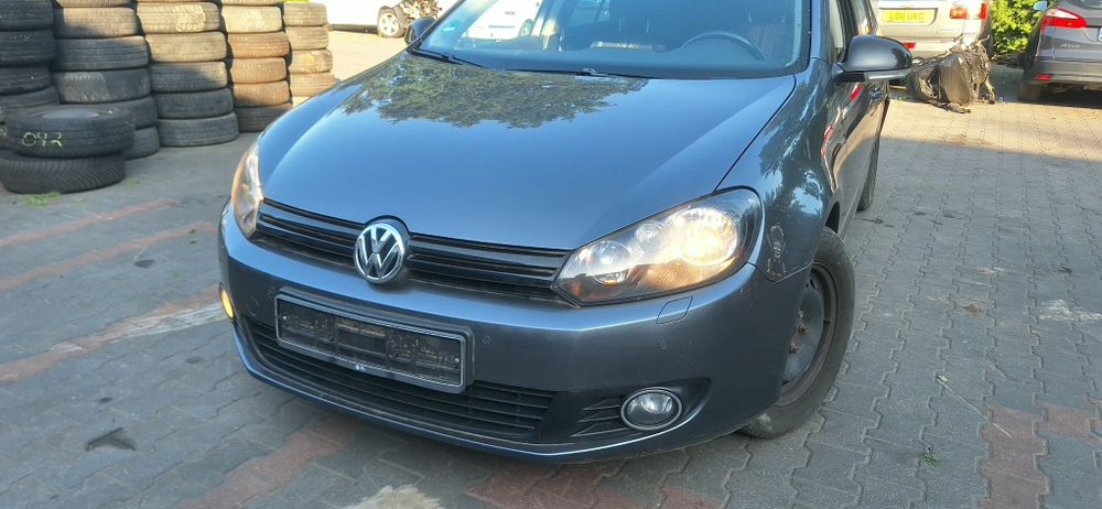 Cały Volkswagen Golf VI kombi na części  w kolorze LD7X silnik 1.6 TDI