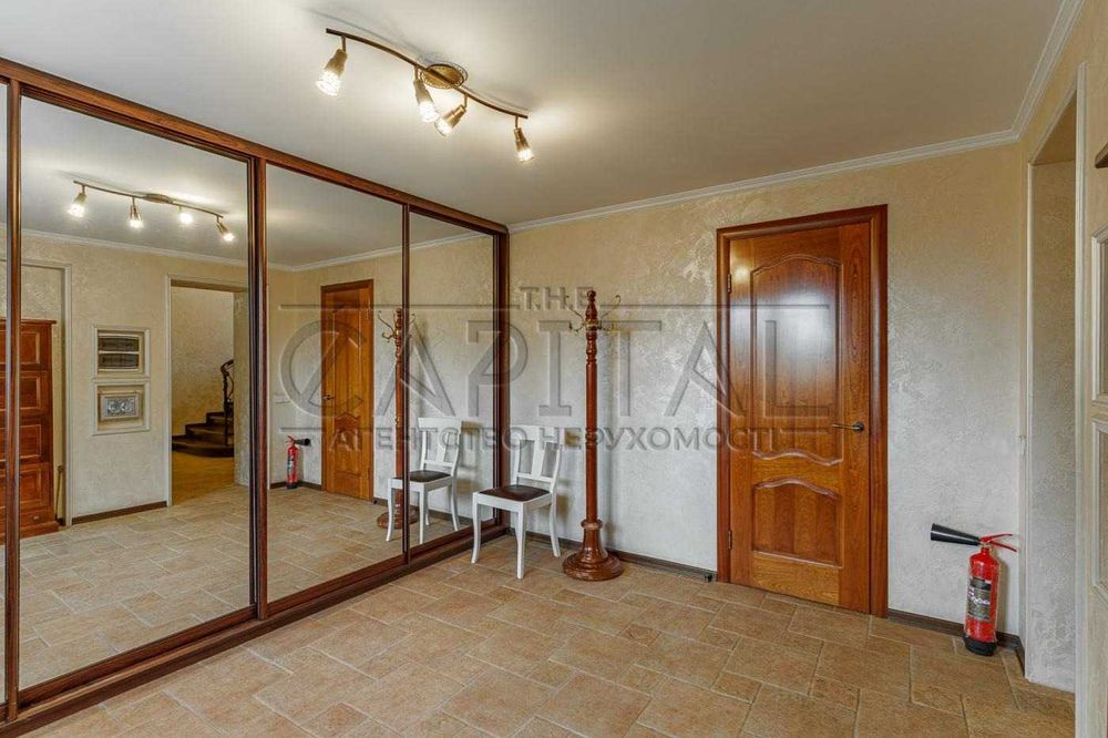 Оренда / Будинок / 450 м2 / Гора / вул. Лісова